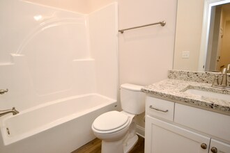 3260 Academy Dr in Opelika, AL - Building Photo - Building Photo