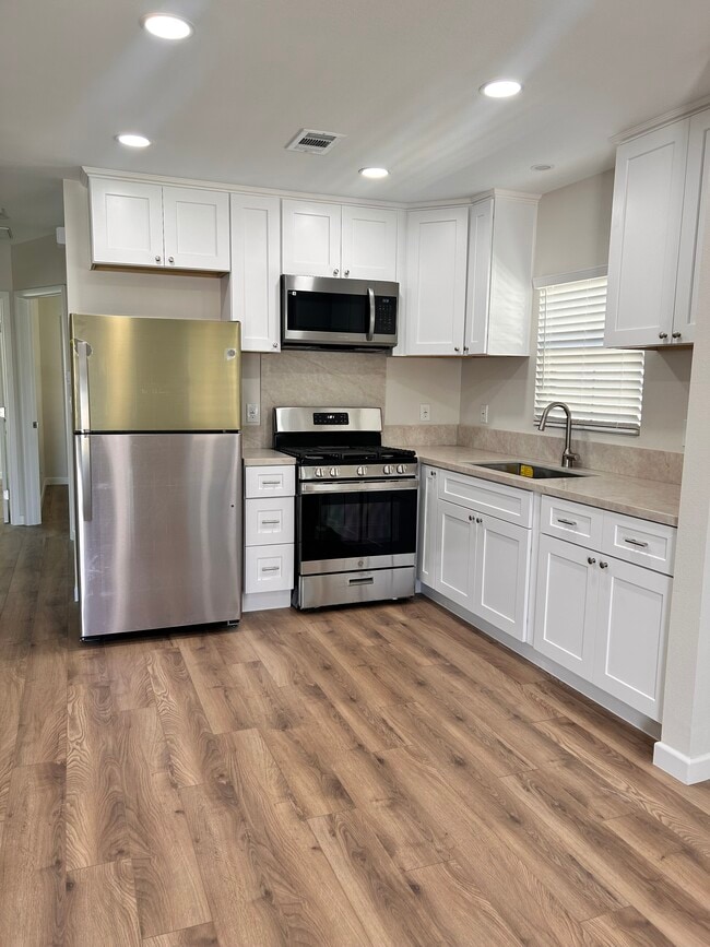 4156 11th St in Riverside, CA - Building Photo - Building Photo