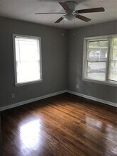 2702 N Camp Cir in La Marque, TX - Foto de edificio - Building Photo