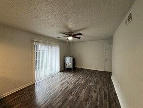 762 E Warrior Trail in Grand Prairie, TX - Building Photo - Building Photo