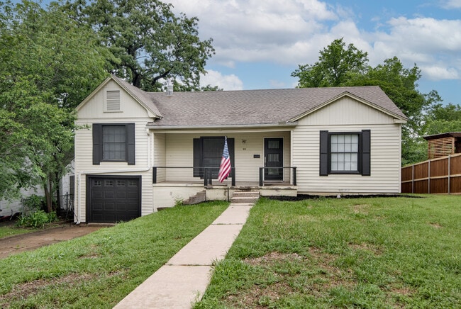 property at 34 W Parnell St