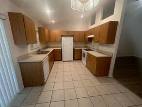 5 Pontiac Ln in Palm Coast, FL - Foto de edificio - Building Photo