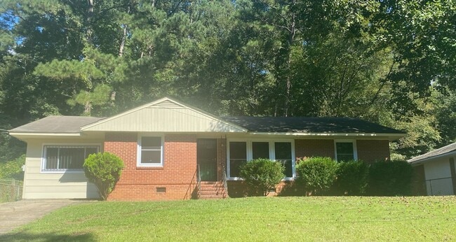 property at 246 Robert E Lee Dr