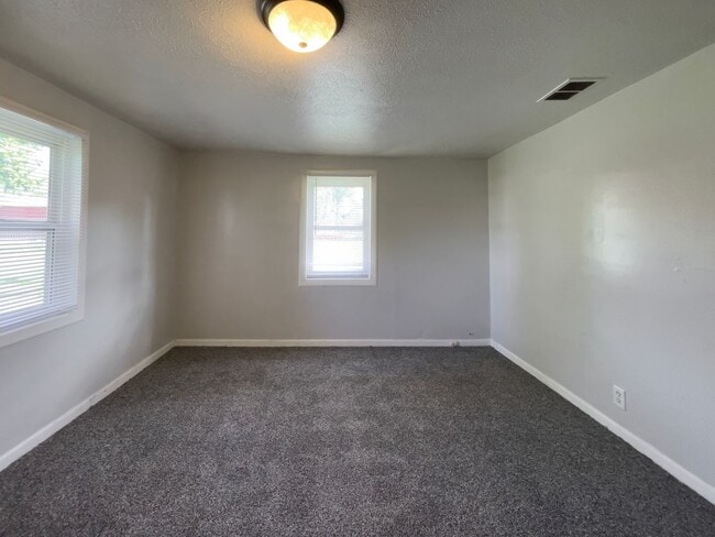 1521 E Kirby Ave in Muncie, IN - Building Photo - Building Photo