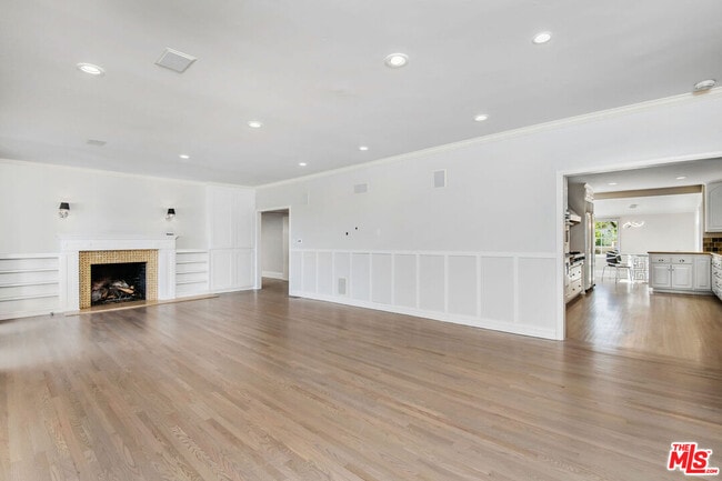 1110 Stradella Rd in Los Angeles, CA - Building Photo - Building Photo
