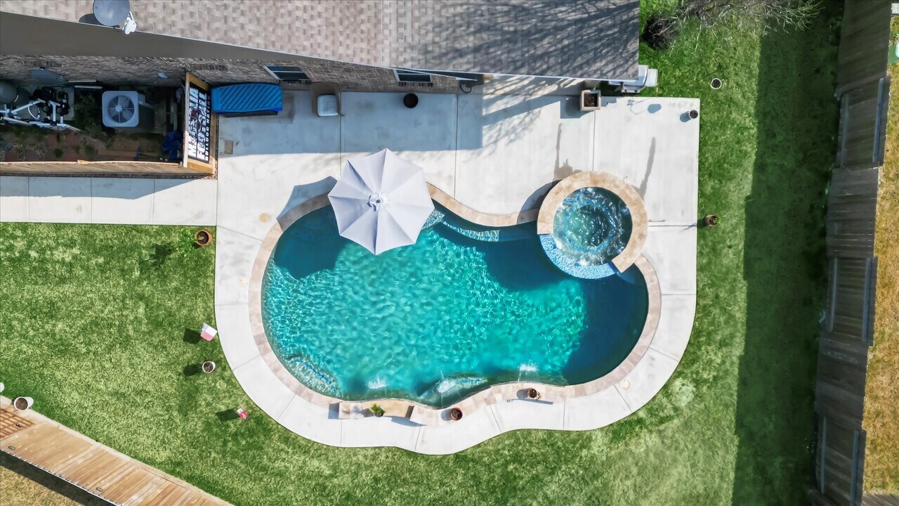 123 Renaissance Ct in Magnolia, TX - Building Photo