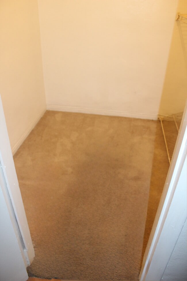 20600 NW 7th Ave, Unit 205 in Miami, FL - Building Photo - Building Photo