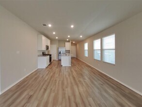 5132 Saddle Clb Dr in Georgetown, TX - Foto de edificio - Building Photo