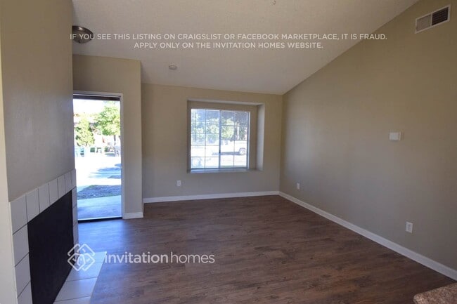 15569 Athol St in Fontana, CA - Building Photo - Building Photo