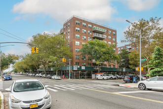 Kings Bay Houses in Brooklyn, NY - Foto de edificio - Building Photo