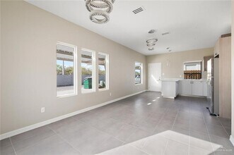 18 Frio Ave in McAllen, TX - Building Photo - Building Photo