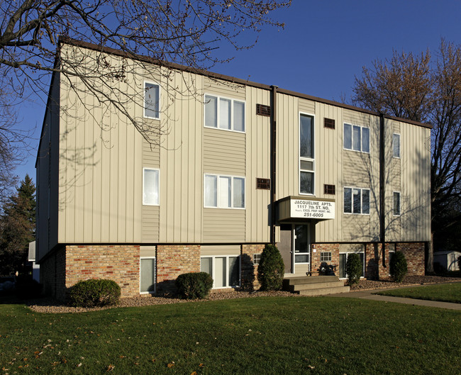 Jacqueline Apartments in St. Cloud, MN - Building Photo - Building Photo