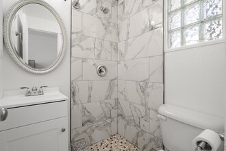 919 16th Ave N, Unit 4 in St. Petersburg, FL - Foto de edificio - Building Photo