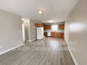 143 Carrion Ln in Candler, NC - Building Photo - Building Photo