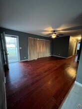 2313 W 9th Ave in Emporia, KS - Foto de edificio - Building Photo