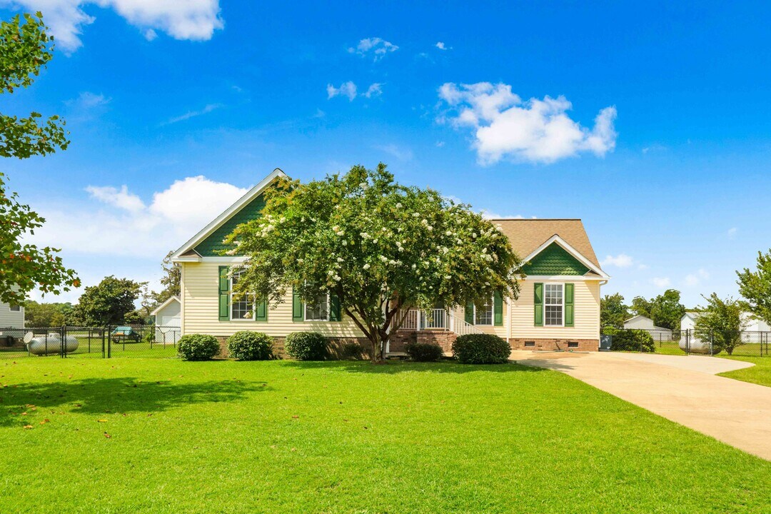 205 Wingspread Dr in Goldsboro, NC - Building Photo