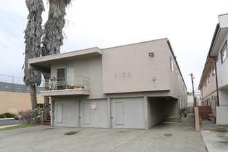 3102 S Canfield Ave in Los Angeles, CA - Building Photo - Building Photo