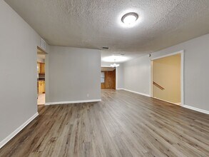 2511 Green Oak Dr in Jacksonville, FL - Building Photo - Building Photo