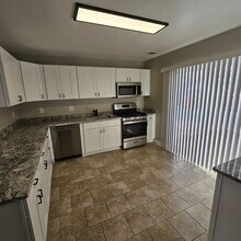 26391 Academy St in Roseville, MI - Building Photo - Building Photo