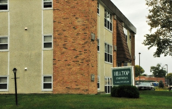 Hilltop North & South Apartments in Mankato, MN - Foto de edificio