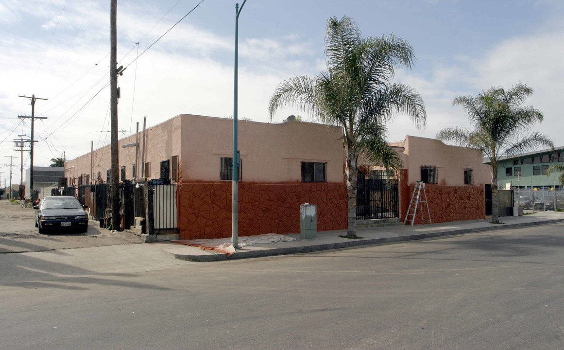 5000 S Vermont Ave in Los Angeles, CA - Building Photo