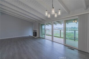 633 Vista Bonita in Newport Beach, CA - Building Photo