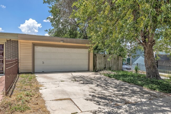 property at 1325 Bayou Dr