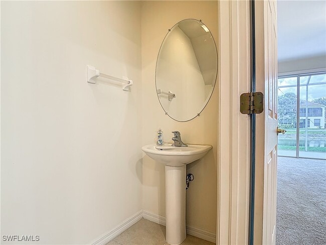 property at 1176 Oxford Ln