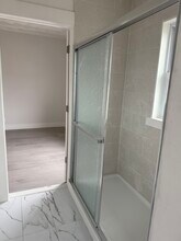 233 Whipple St, Unit 3 in Fall River, MA - Foto de edificio - Building Photo