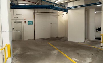 150 Sunny Isles Blvd in Sunny Isles Beach, FL - Building Photo - Building Photo