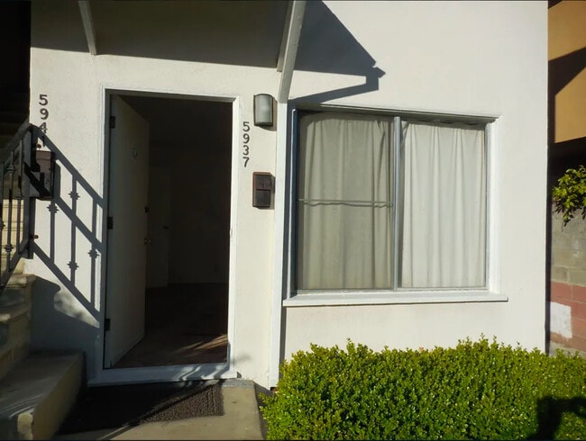 5937 Burchard Ave, Unit 5937 in Los Angeles, CA - Building Photo - Building Photo