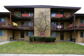 Lorraine Apartments in Waukegan, IL - Building Photo - Building Photo