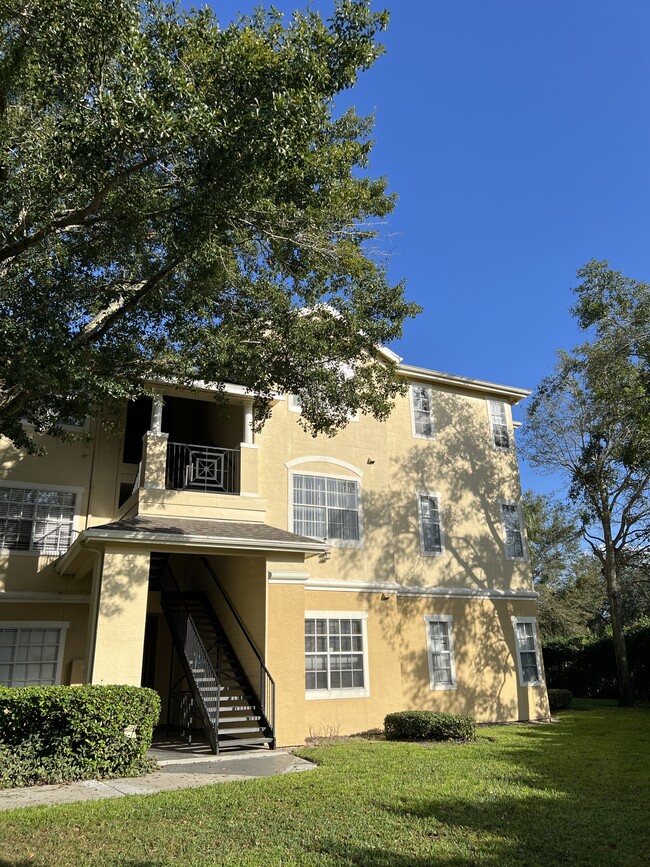 2674 Robert Trent Jones Dr in Orlando, FL - Foto de edificio - Building Photo