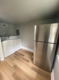 3011 Glenmore Ave photo'