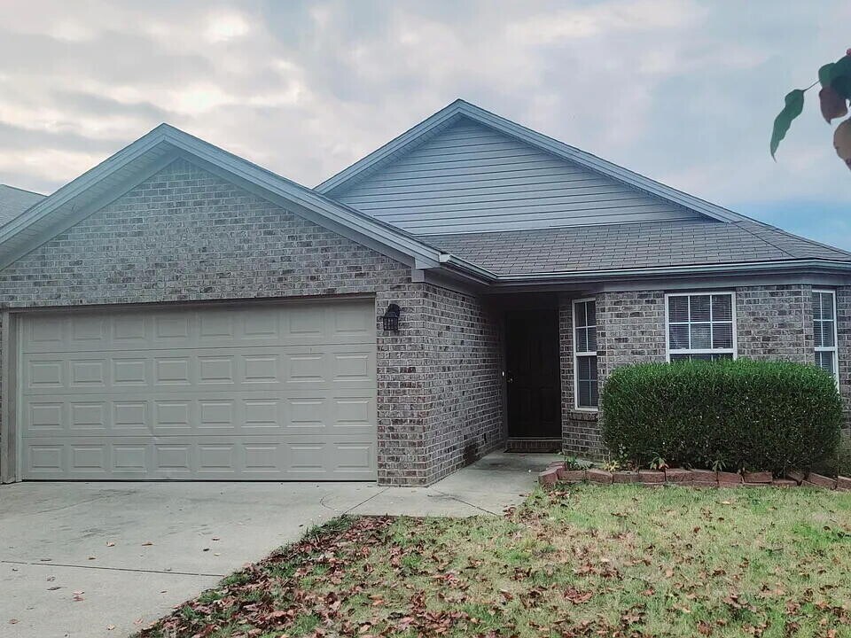 2664 Michelle Park in Lexington, KY - Building Photo