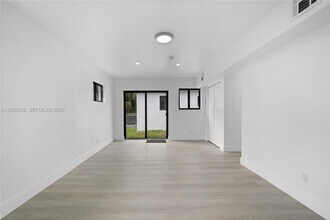 2983 NW 1st St in Pompano Beach, FL - Building Photo - Building Photo