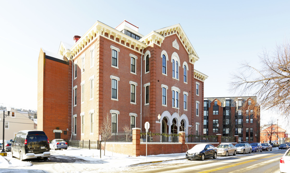 Morse Gardens in Pittsburgh, PA - Building Photo