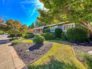 2539 Rollingwood Dr in Napa, CA - Building Photo - Building Photo