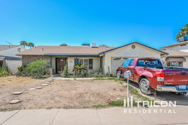 property at 4809 W Cochise Dr