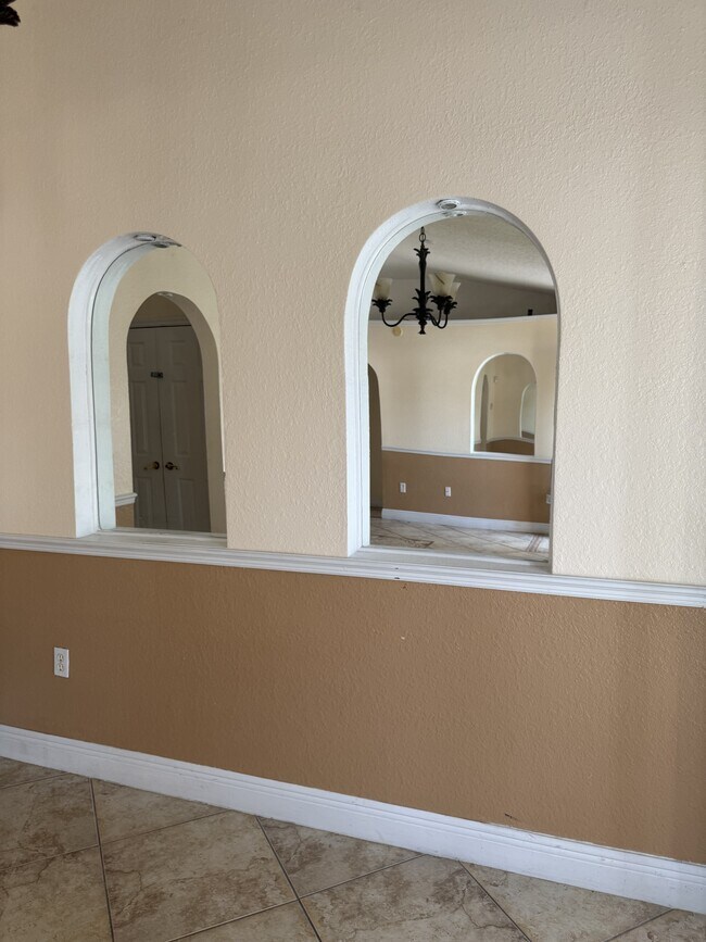 property at 1027 Dudley Dr