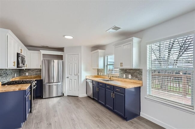 property at 2204 Founder Dr