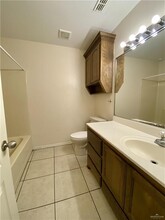 2410 W Hackberry Ave in McAllen, TX - Building Photo - Building Photo