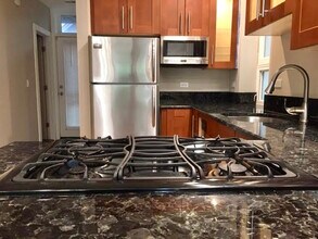 1636 W Beach Ave in Chicago, IL - Building Photo - Building Photo