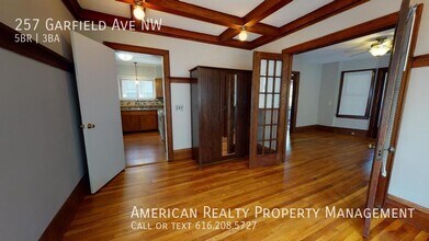 257 Garfield Ave NW in Grand Rapids, MI - Building Photo - Building Photo