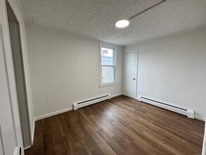 81 Springdale Ave, Unit 1 in Meriden, CT - Building Photo - Building Photo