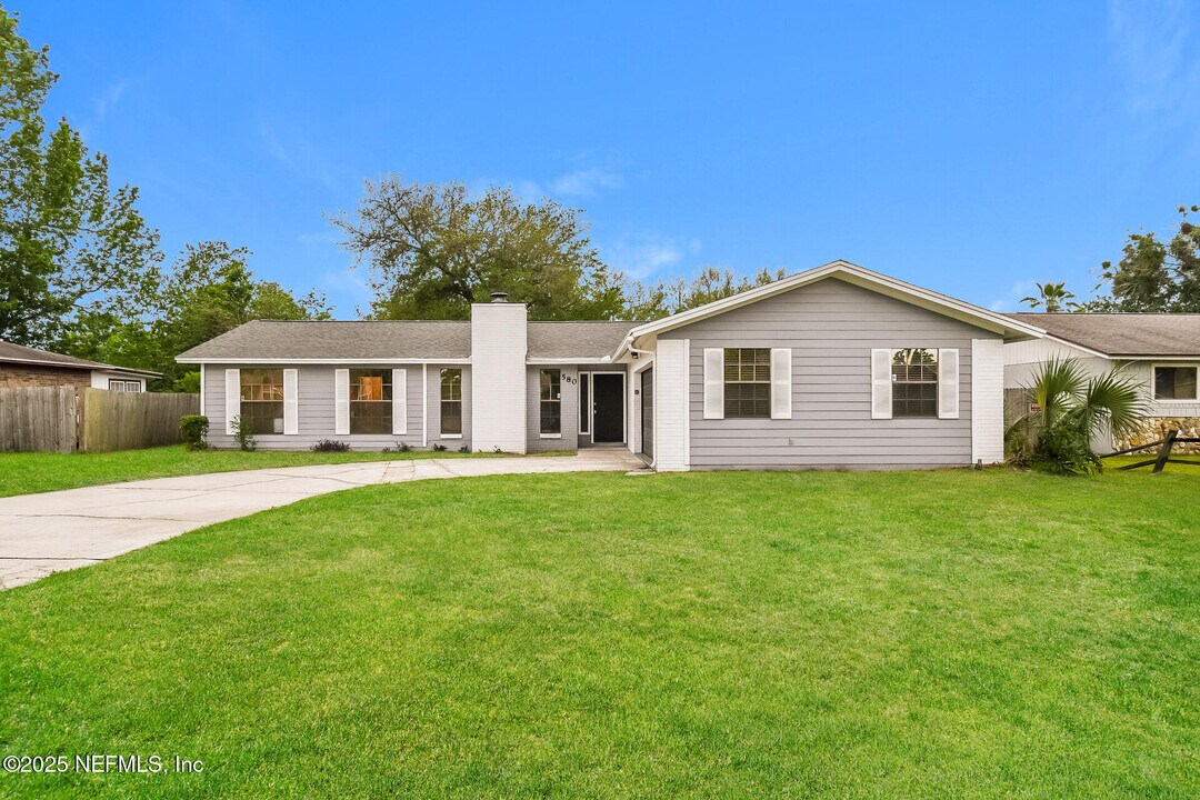 580 Charles Carroll St in Orange Park, FL - Building Photo