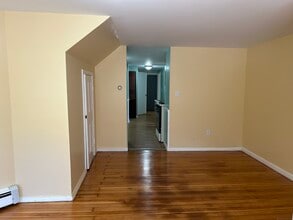 55 Eastern Ave in New London, CT - Building Photo - Building Photo