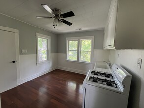 926 S 2nd St, Unit Upstairs in St. Charles, IL - Building Photo - Building Photo
