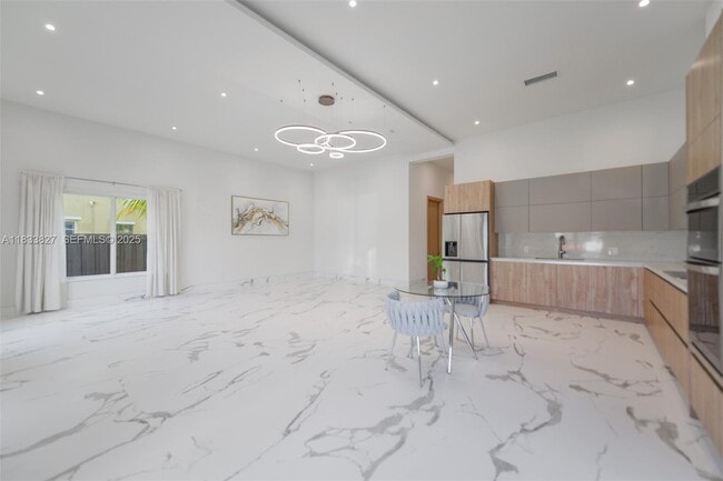 property at 635 SW 9th St