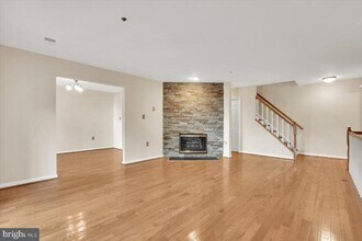 11809 Rockaway Ln in Fairfax, VA - Building Photo - Building Photo
